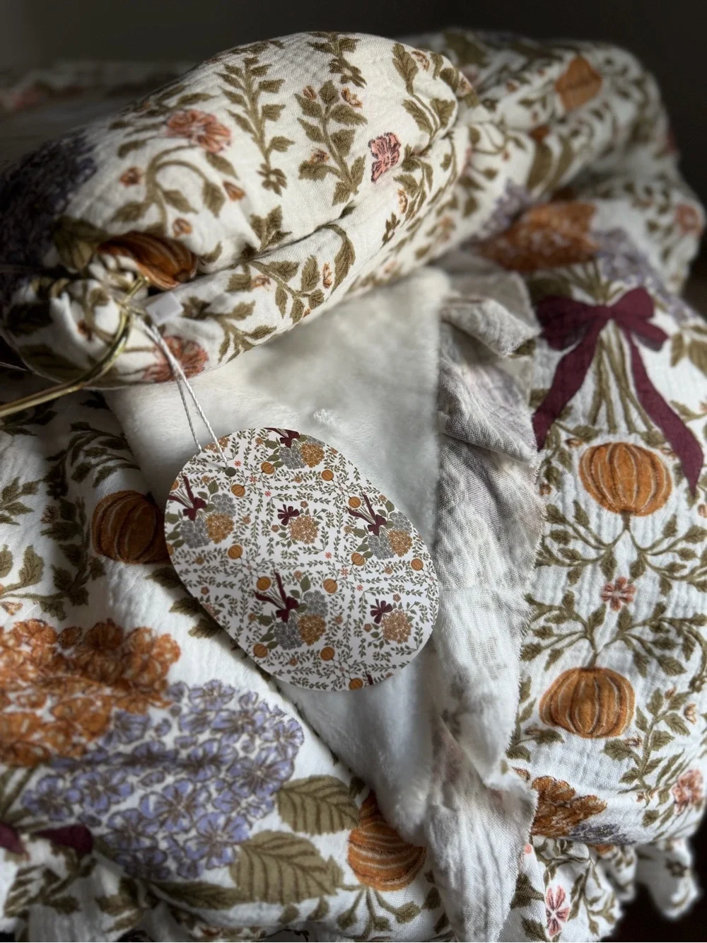 ENVOGUE Dreamy cotton gauze throw fall harvest pumpkin bows cottage core 50”x70